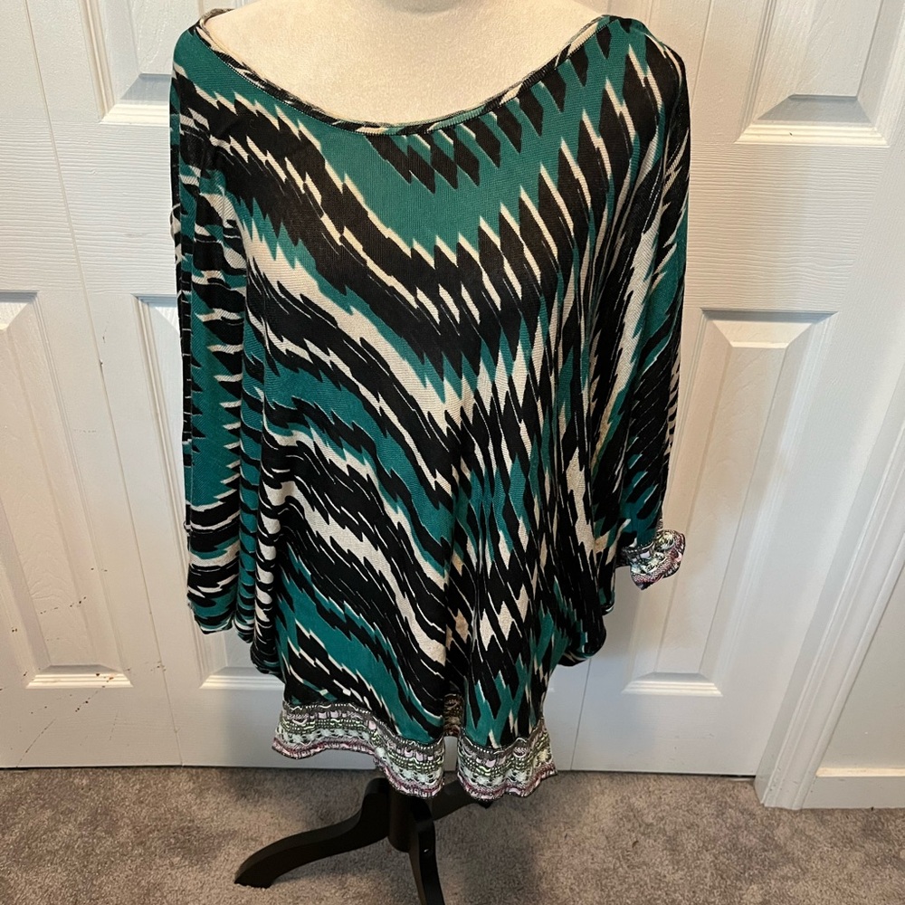 Custo Barcelona size L Chic Teal and Black Patterned Women's Top